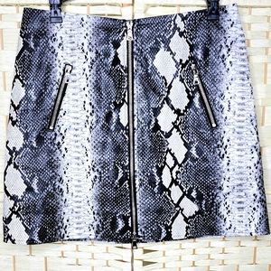 Tiger Mist I. Am. Gia. Faux Snakeskin Skirt Size Medium Black & White